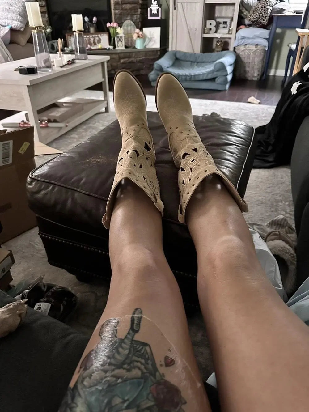 2026 Women's Summer Retro Round Toe Chunky Heels Vegan Suede Western Boots with Hollow Design and Rivets Cowboy Boots Shoes