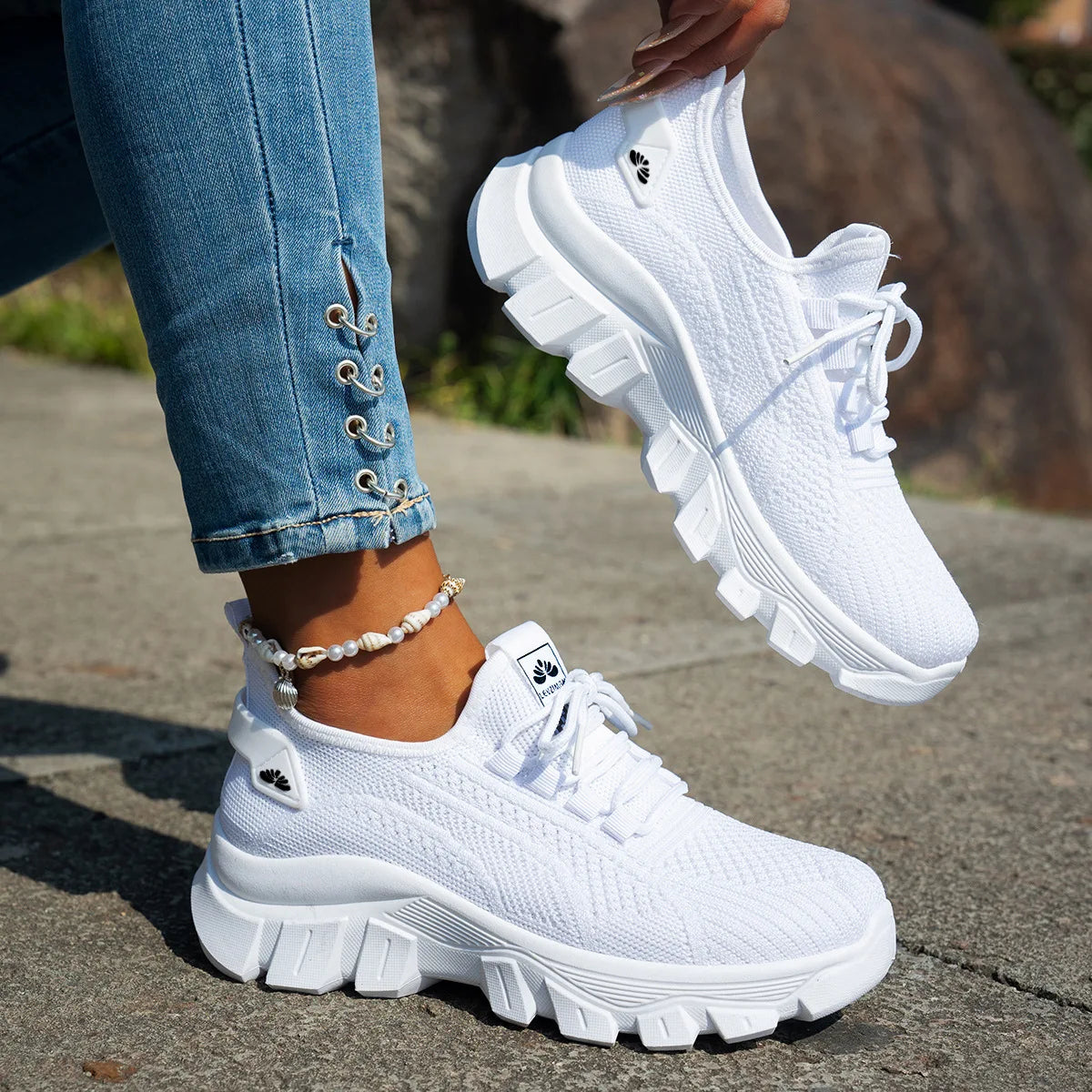 Women's 2025 Spring Knitted Shoes Lightweight Breathable Mom Shoes Plus Size Comfort Non-Slip Casual Flat Sole Slip-On