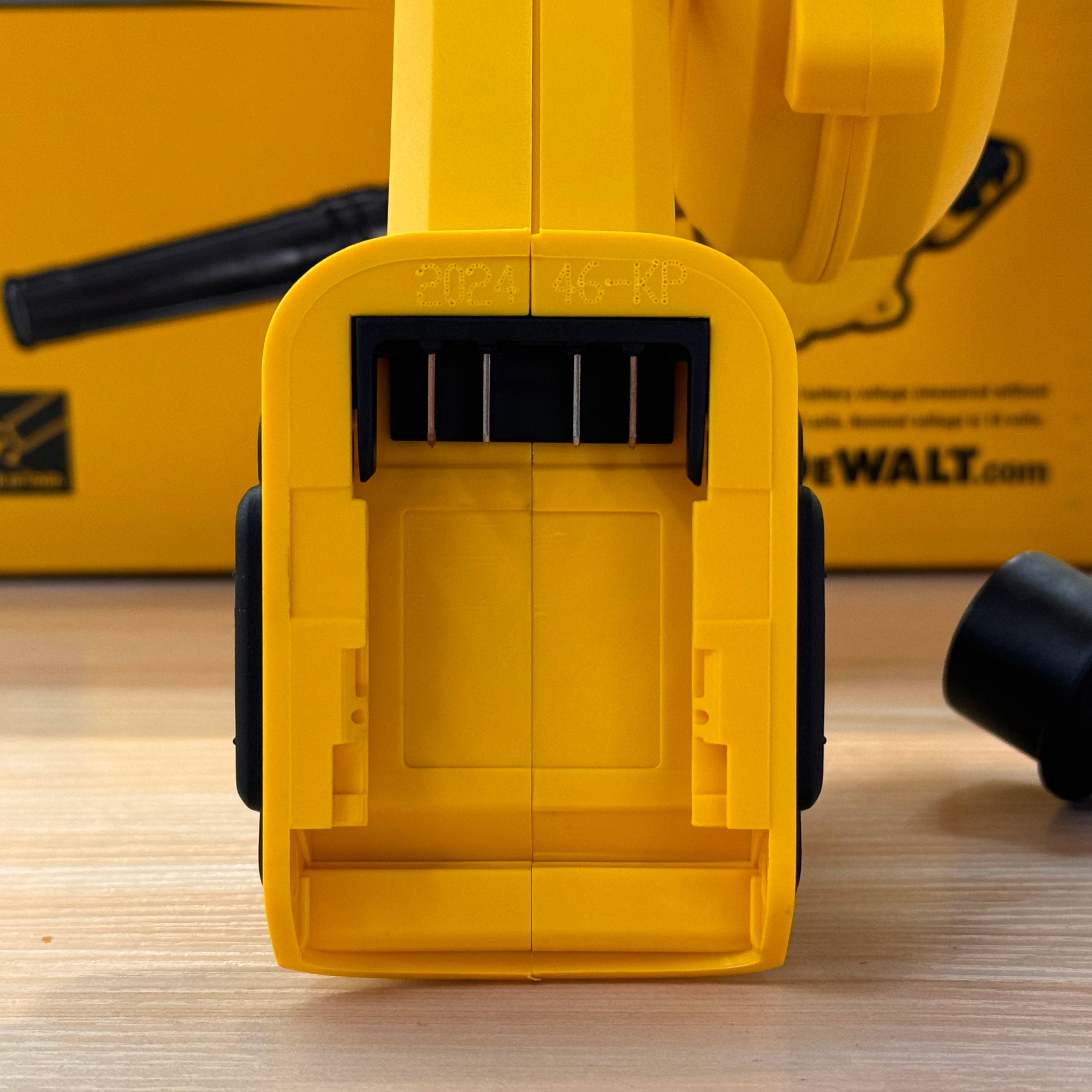 DEWALT DCE100 Cordless Compact Air Blower 20V Dust Vacuum Cleaner 3-Speed Variable Sootblower Cleaning Rechargeable Power Tools