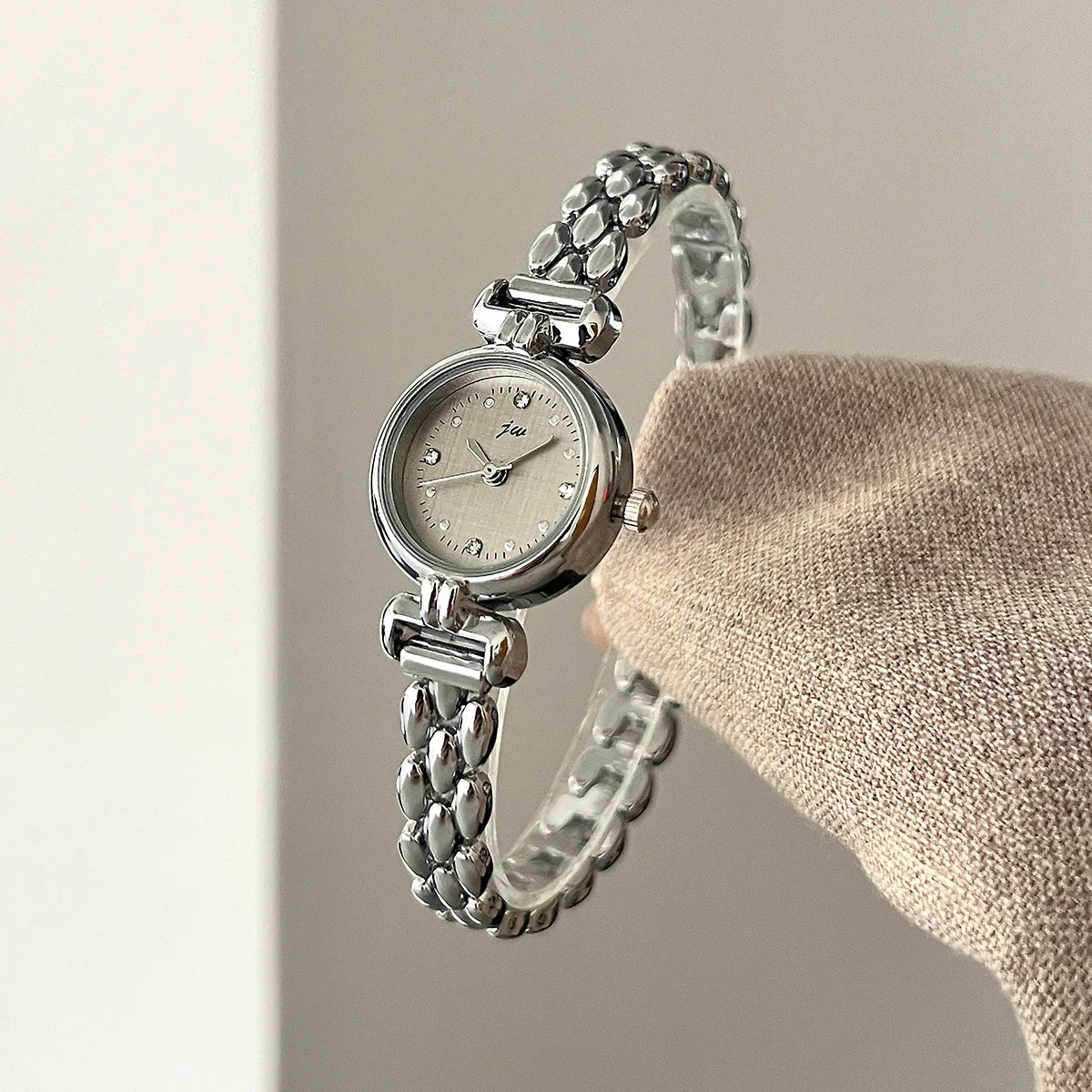 Women's Watch Simple Retro Bracelet Watches Small and Exquisite Versatile Steel Belt Ladies Fashion Quartz Clock Wristwatches