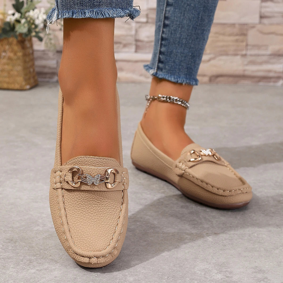 Spring Autumn New Bean Shoes Female Women Round Head Low Heel Knot Chain Casual Footwear Mother Shoes Lady Loafer
