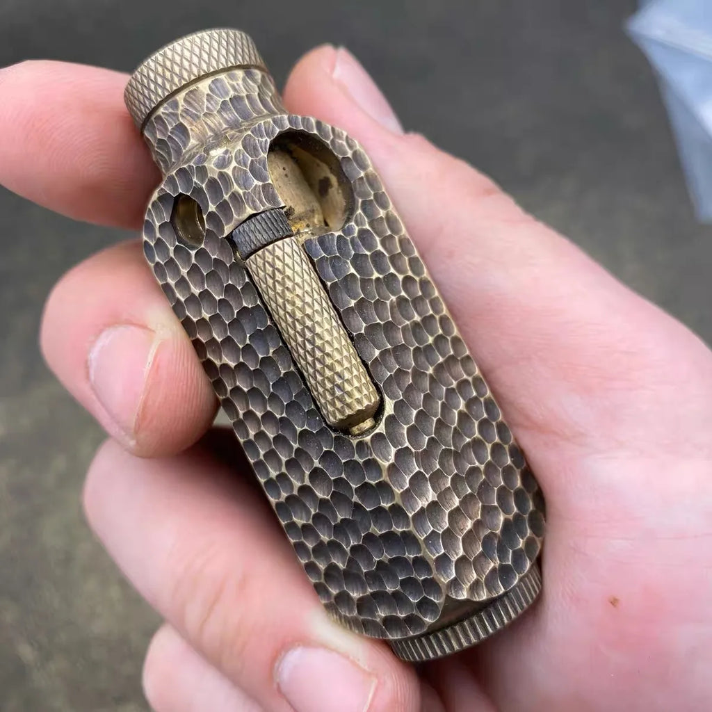 Luxury Heavy-duty Trench Shaped Brass Lighter with Laser Carved Hexagonal Patterns, Personalized Retro Creative Lighter