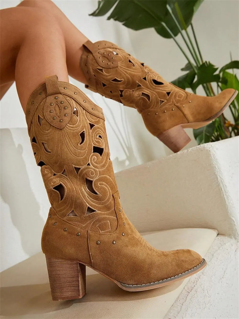 2026 Women's Summer Retro Round Toe Chunky Heels Vegan Suede Western Boots with Hollow Design and Rivets Cowboy Boots Shoes