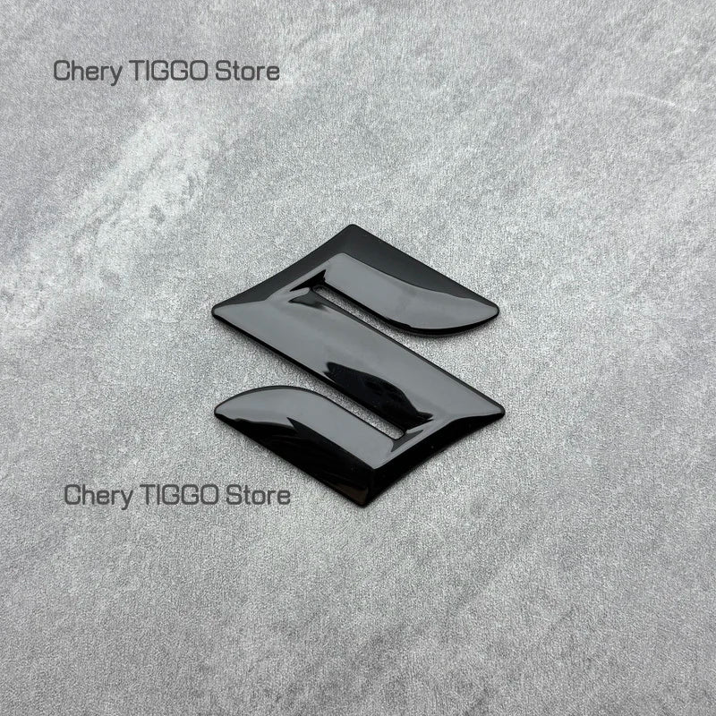 Car Front Grille Hood Bonnet Emblem Rear Trunk Badge Logo Sticker For SUZUKI SX4 S Cross SWIFT Alto Alivio Landy Jimny iM 4 iK 2