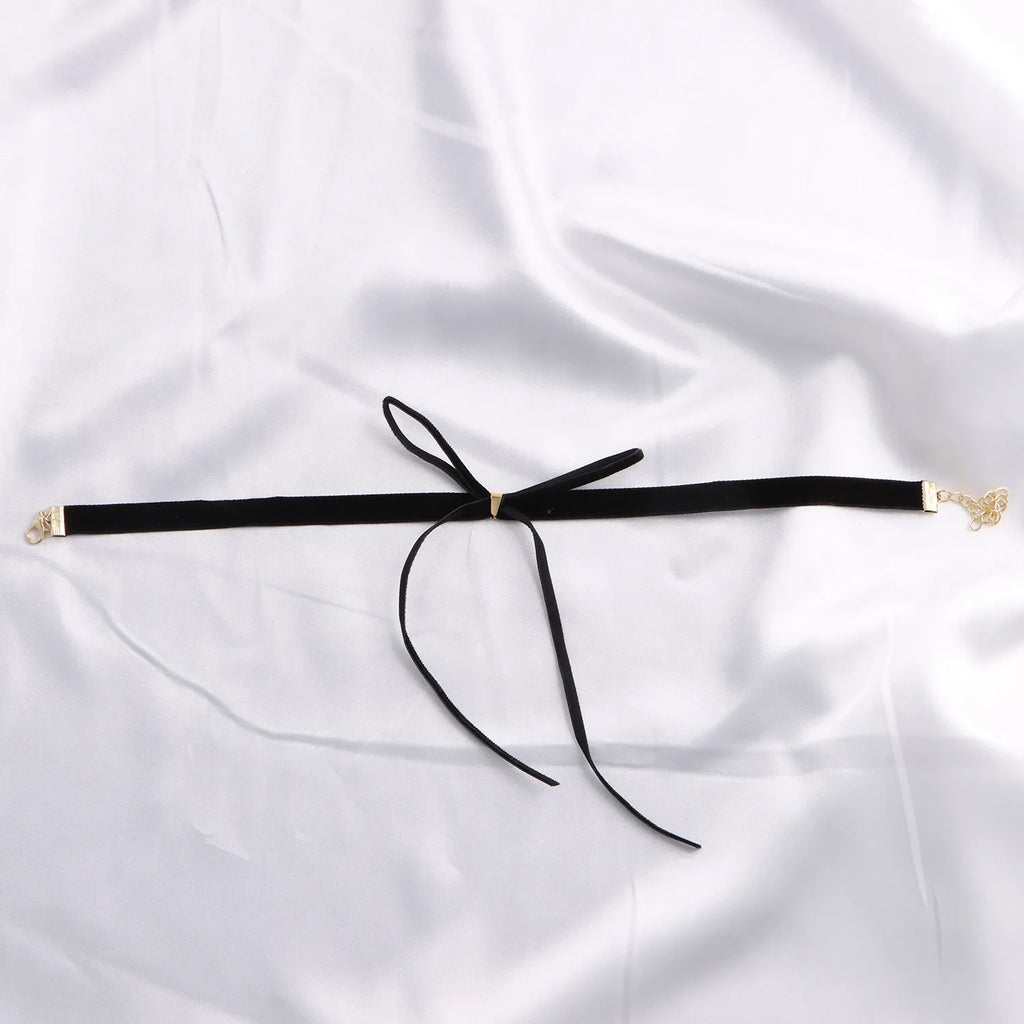 Fashion Sexy Punk Gothic Black Velvet Choker Necklaces Simple Vintage Clavicle Neck Chain Women Girls Party Jewelry Accessories