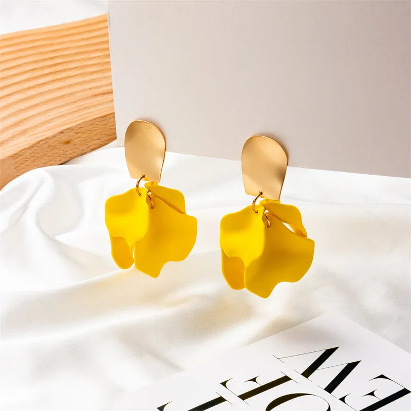 Solid Color Twisted Smooth Rose Flower Petal Dangle Earrings Women Vintage Fashion Elegant Large Piece Exaggerated Jewelry K-