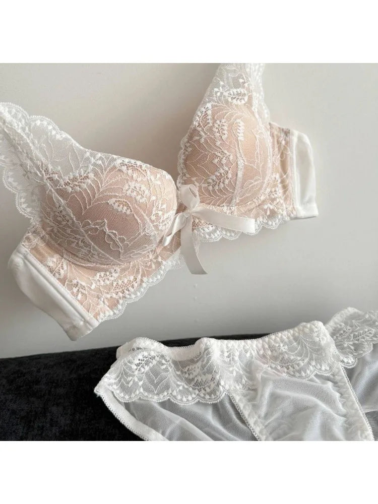 Trendy French Style Lace Bowknot Contrast Color Bra Set Wireless Push Up Thick Padded No Gap Sexy Women's Lingerie Set Hot Sale