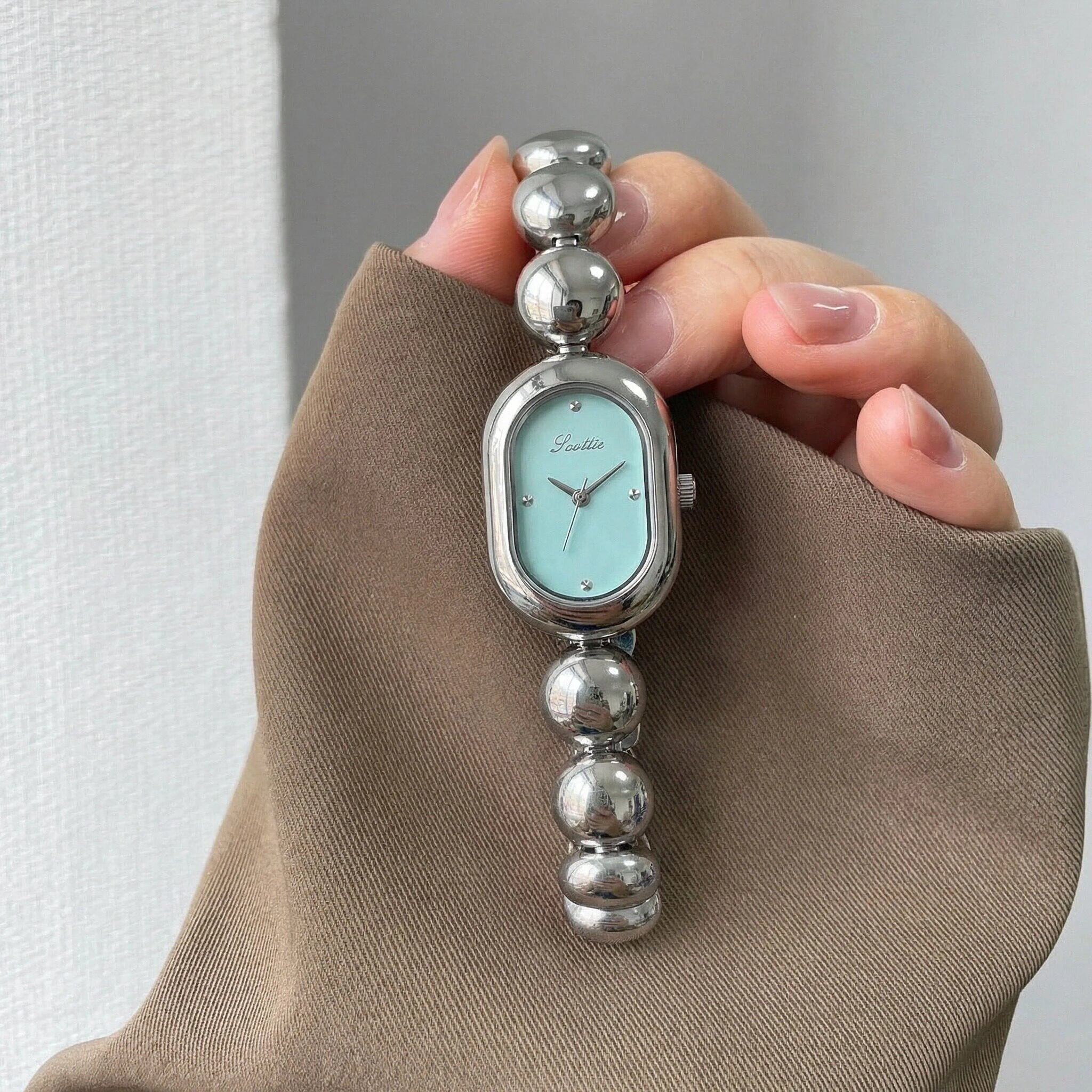CILOA 2026 New Women's Bracelet-Style Brand Artistic Watch - High-Appearance, Waterproof Quartz, Two Logos Shipped Randomly