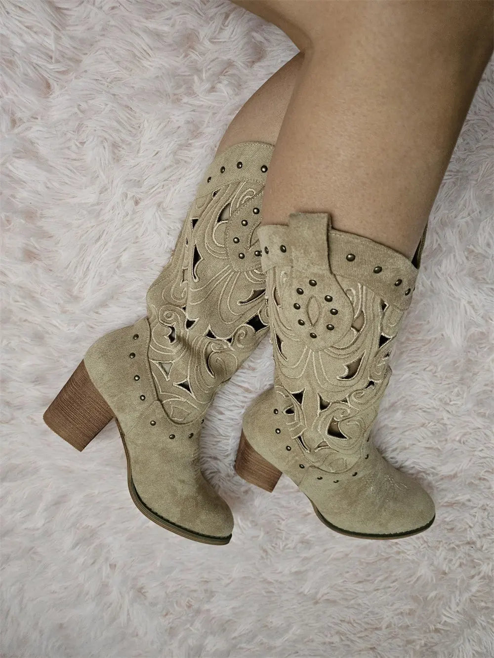 2026 Women's Summer Retro Round Toe Chunky Heels Vegan Suede Western Boots with Hollow Design and Rivets Cowboy Boots Shoes