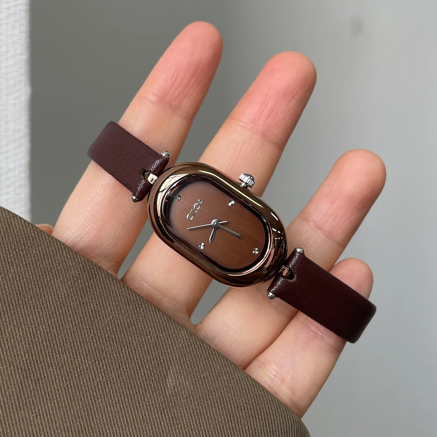CILOA 2026 New Women's Bracelet-Style Brand Artistic Watch - High-Appearance, Waterproof Quartz, Two Logos Shipped Randomly
