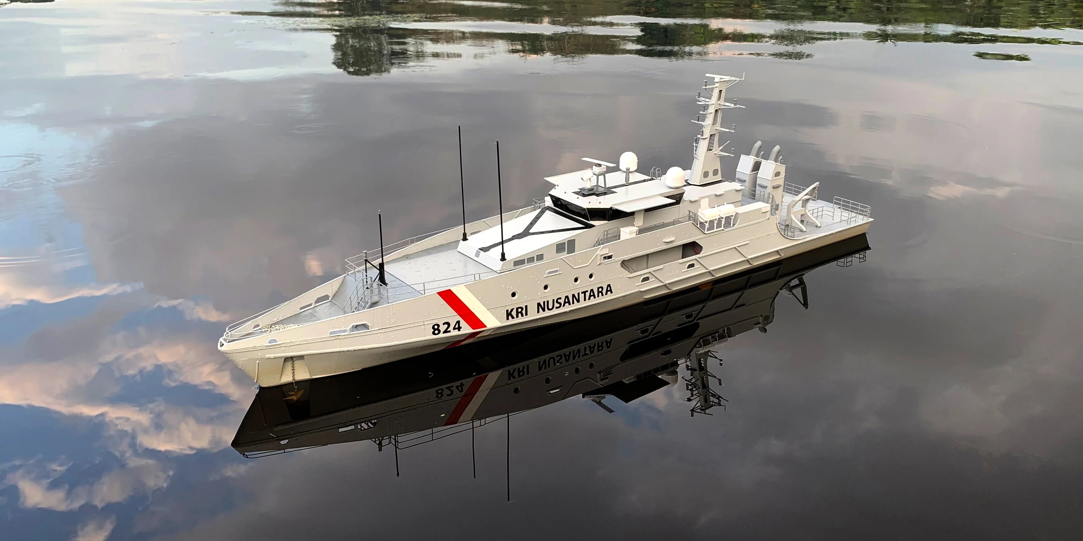 1/48 RC Australian Cape-class Patrol Boat Model Kit Hand-assembled Ship Model Toy Gift DIY Navy Battleship Model Kit Attack Ship