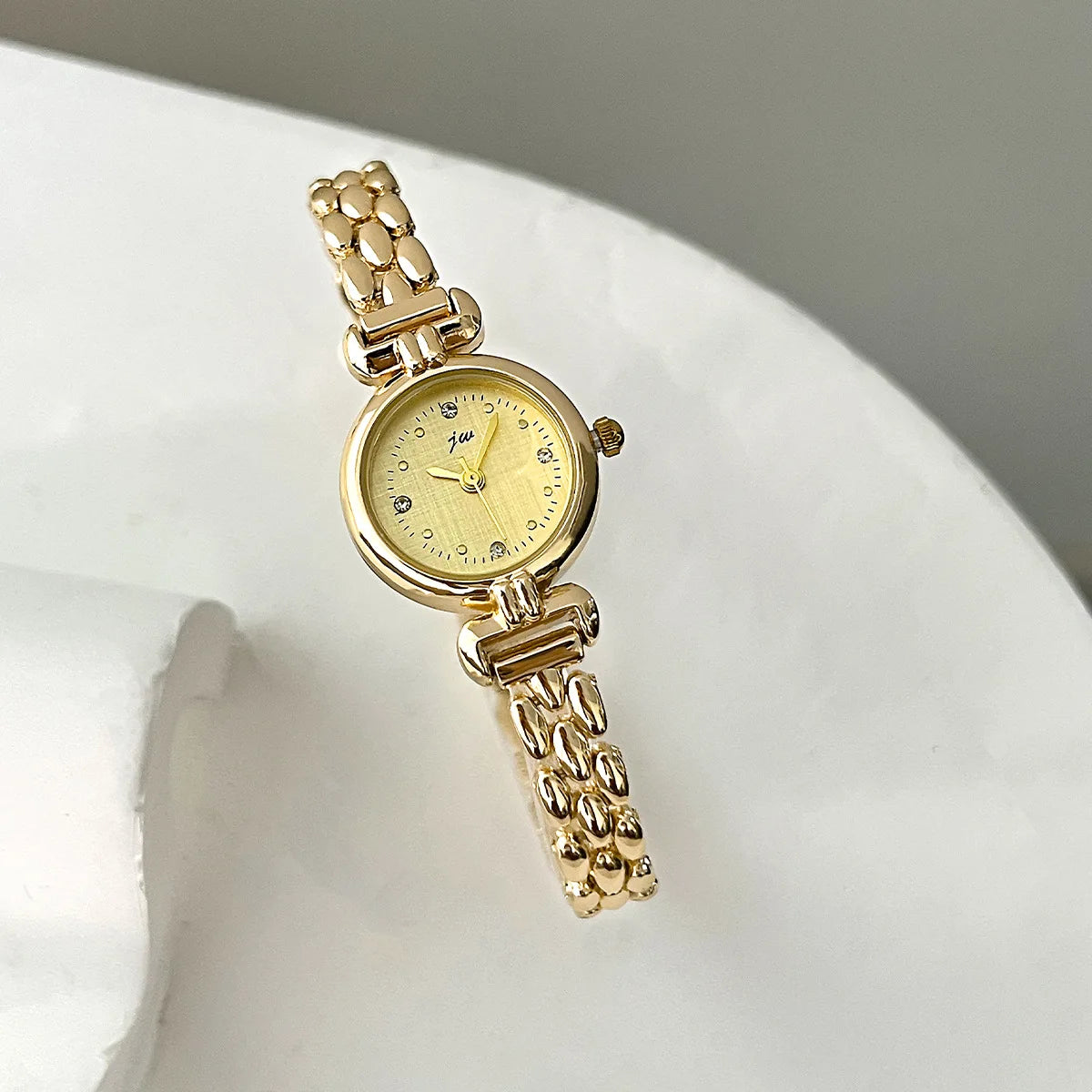 Women's Watch Simple Retro Bracelet Watches Small and Exquisite Versatile Steel Belt Ladies Fashion Quartz Clock Wristwatches
