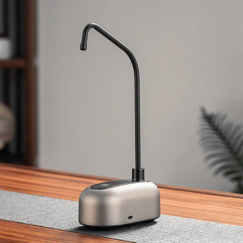 Distributeur d'eau intelligent automatique Pompe électrique de bureau pour eau potable en bouteille Système de pompage d'eau efficace pour la maison