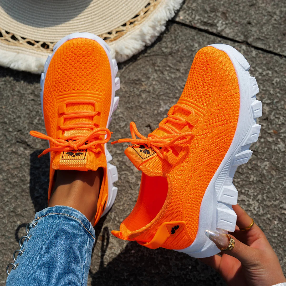 Women's 2025 Spring Knitted Shoes Lightweight Breathable Mom Shoes Plus Size Comfort Non-Slip Casual Flat Sole Slip-On
