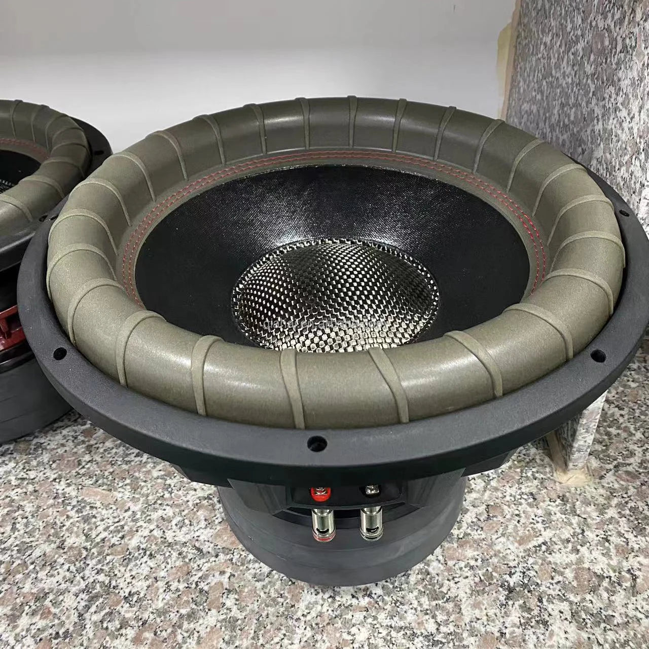 Subwoofer de voiture 15 pouces 2500W RMS Double bobine mobile 3 aimants Cône papier robuste Subwoofers 15 pouces pour audio de voiture 15100-058