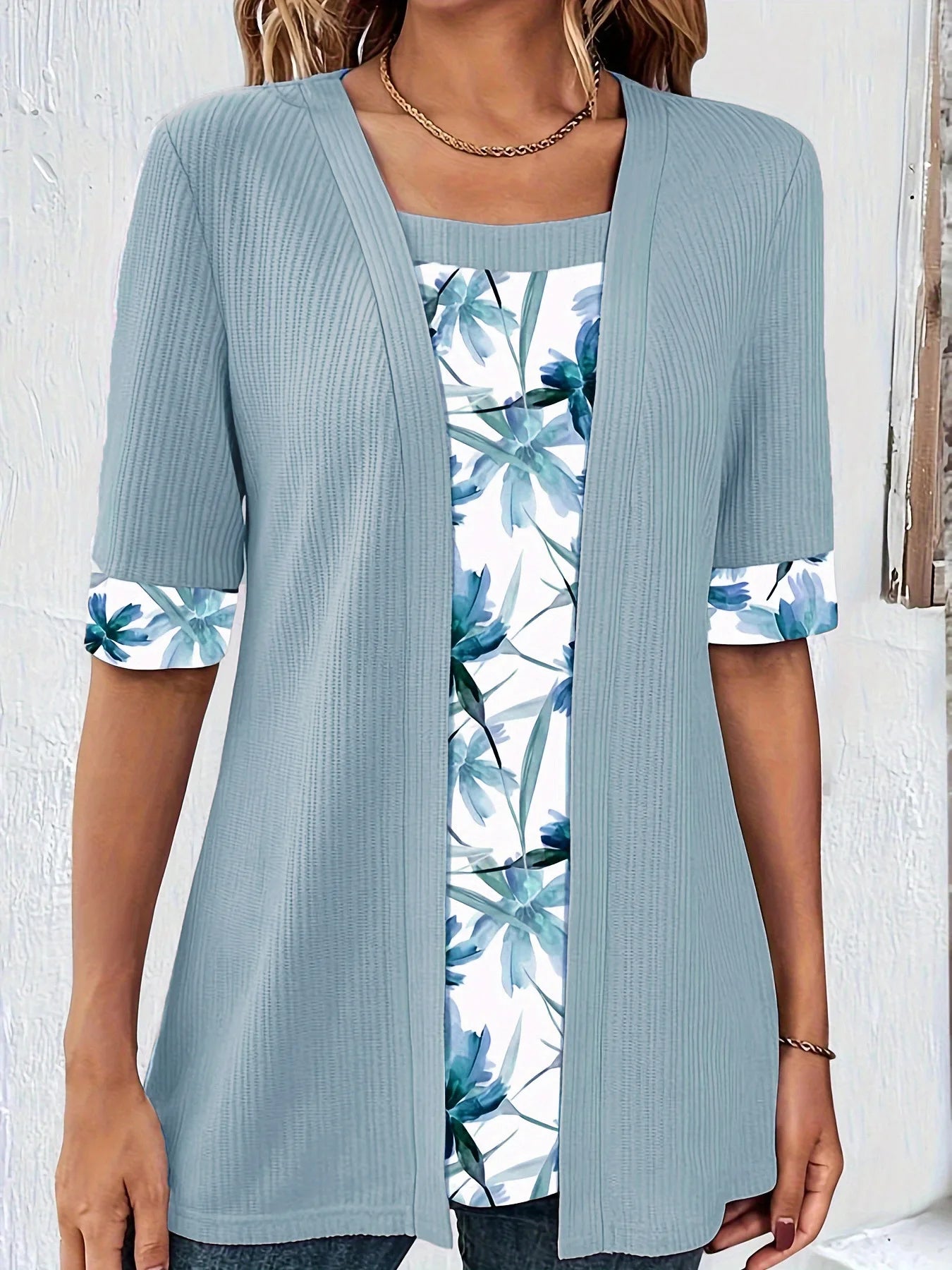T-shirts grandes tailles pour femmes 2024 Mode Élégant Patchwork Faux deux pièces Chemises Été Décontracté Imprimé Demi-manches Dames Hauts amples