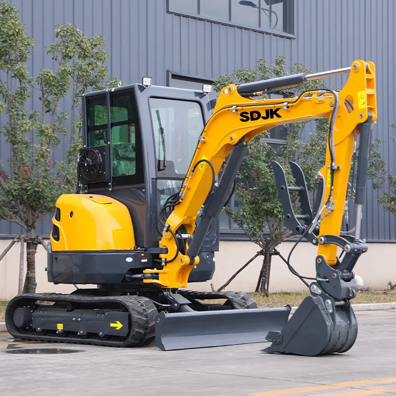 Hot selling mini excavator, multifunctional tracked agricultural mini bagger customized enclosed excavator for quick delivery