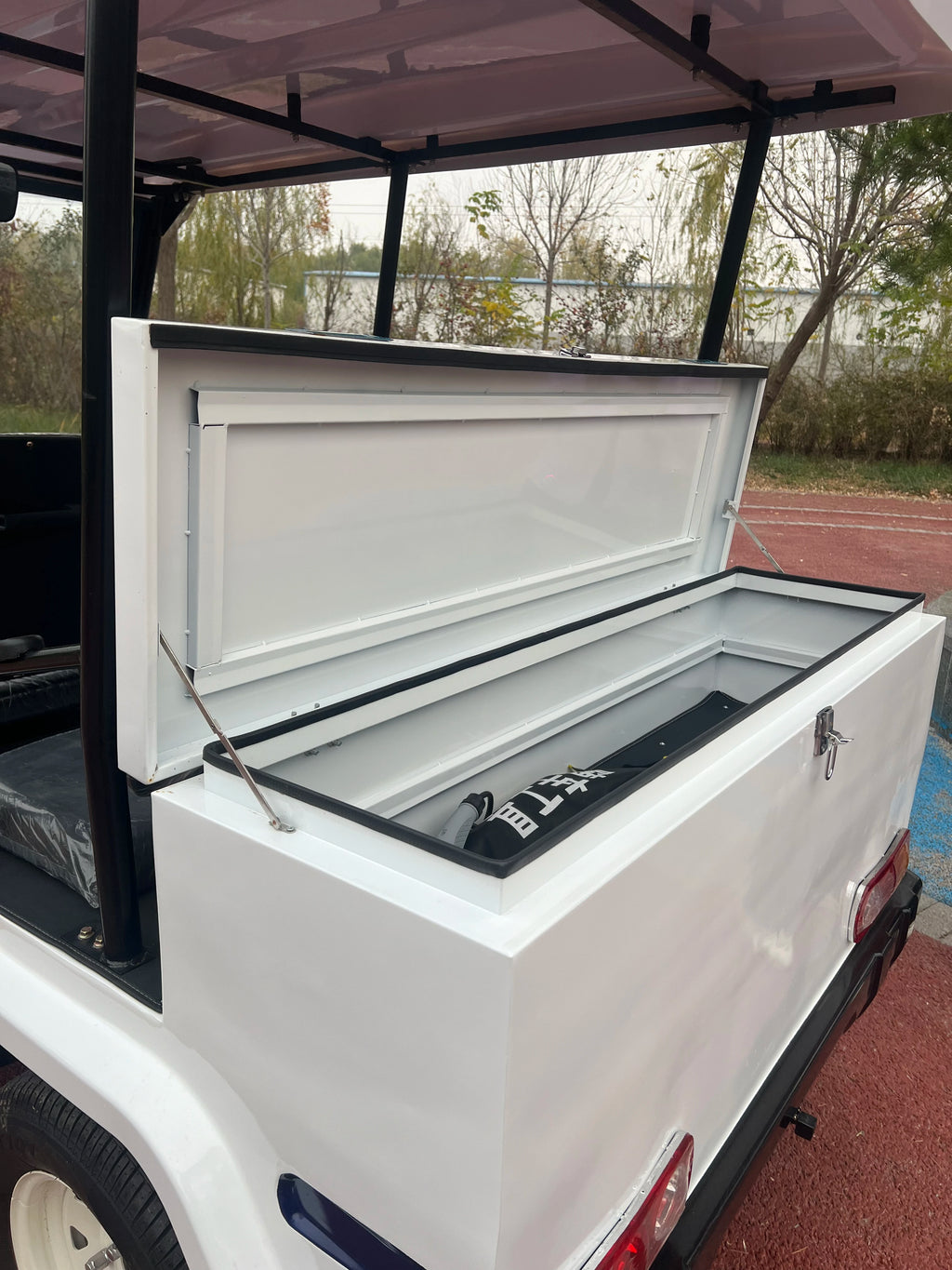 The Best-Selling 5-Seater Electric Car In 2026 Equipped With A Multimedia System And Two-Point Seat Belts With A Cargo Bed