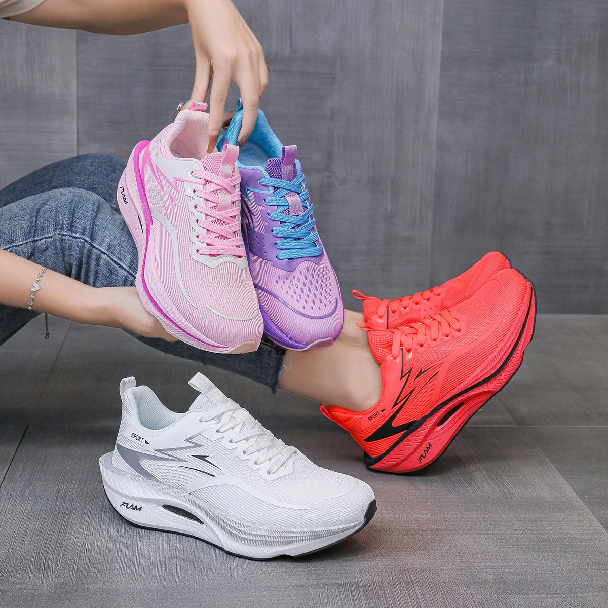 Women’s Fashion Versatile Comfortable Lightweight Running Shoes with Cushioning Technology and Carbon Plate, Unisex Competitive