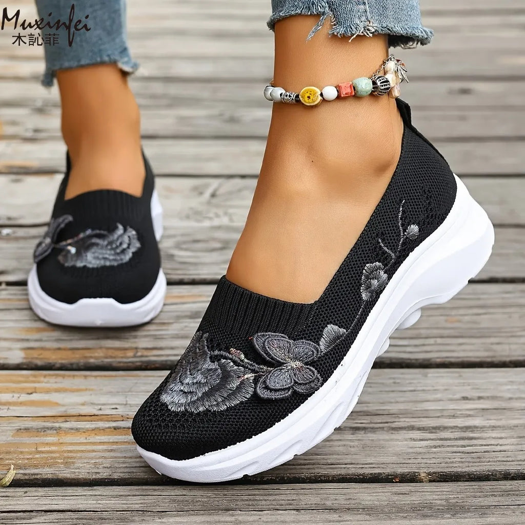 New women's breathable mesh shoes, fashionable and comfortable cloth shoes, 2026 summer casual shoes