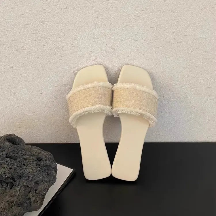 2026 women's new summer retro style beach shoes with soft soles and exposed toes, one-piece slippers