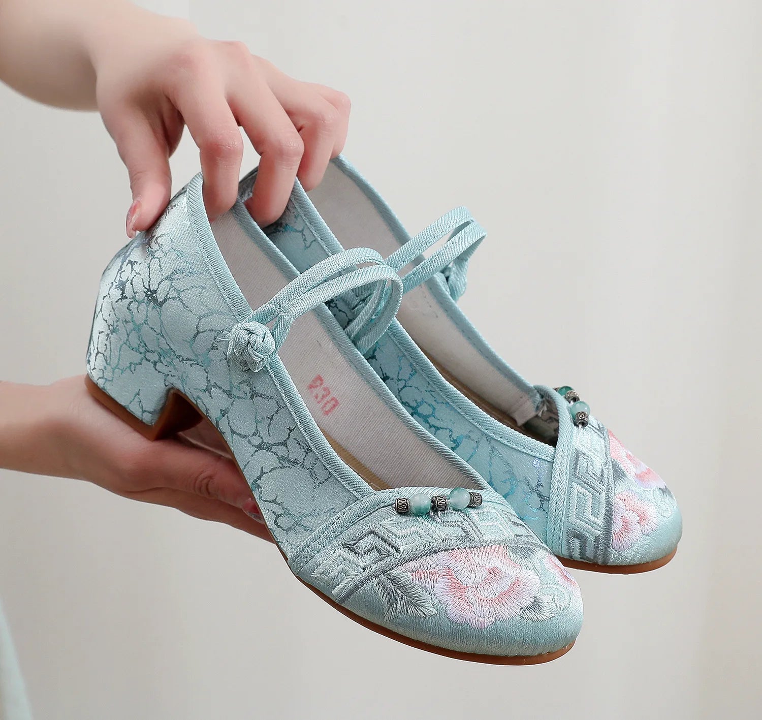 Shoes for Women Embroidery Ethnic Style Traditional Old Beijing Streetwear Dance Vintage Cheongsam Chinese Style Hanfu Qi Pao
