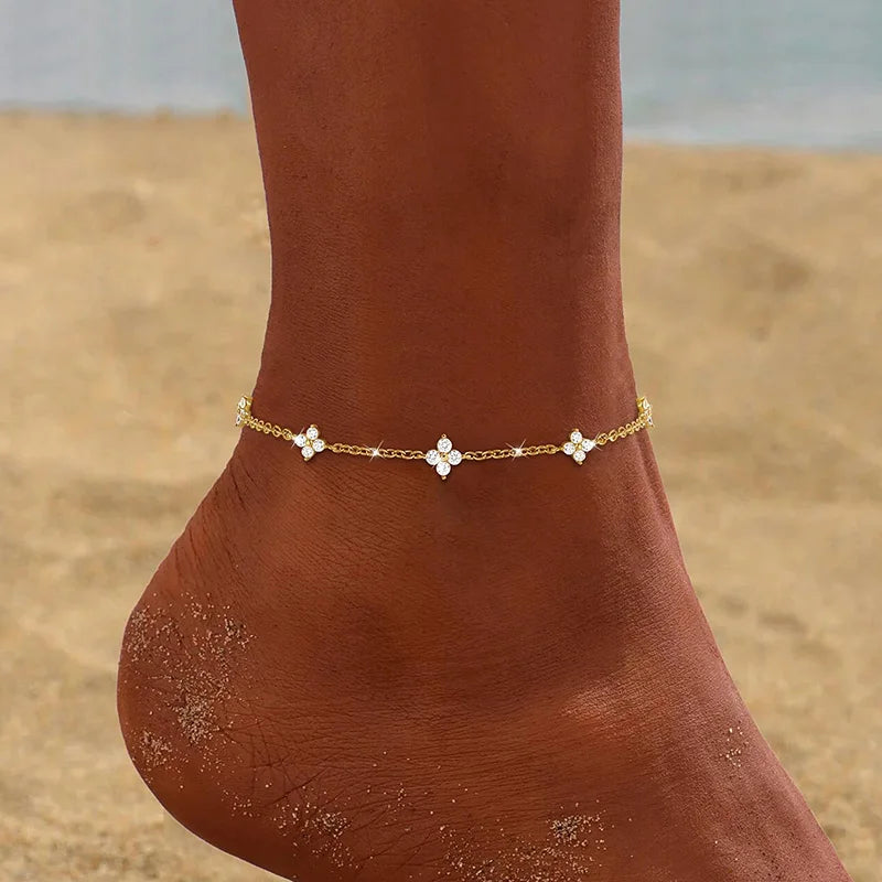 Women's Waterproof 18K Gold-Plated CZ Beach Anklet Dainty Clover Flower Design Non-Tarnish Layered Jewelry Accessory Trendy