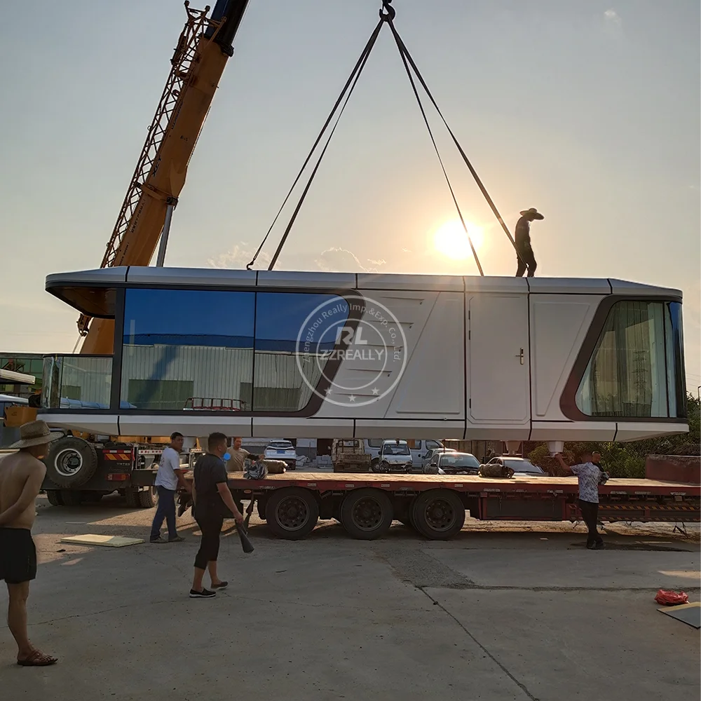 Innovative Space Capsule Living High Quality New Type Space Capsule House Luxury Mobile House