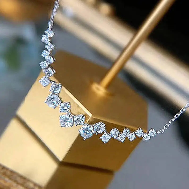 Huitan Modern Women's Necklace Elegant Accessories Party Daily Wear Versatile Jewelry Dazzling Cubic Zirconia Hot Sale Necklaces