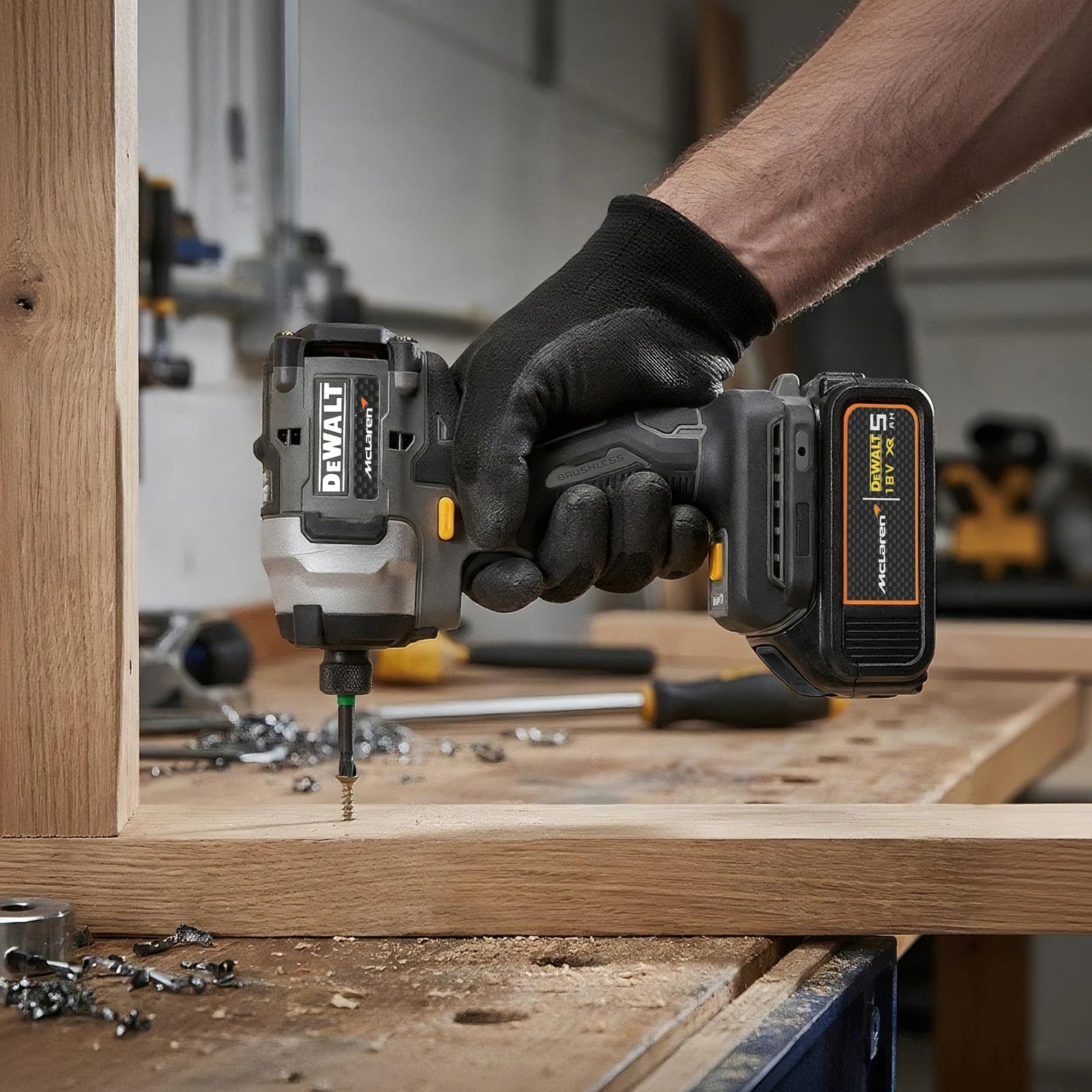 DEWALT DCF85M 20V brushless drill and impact screwdriver | 205 Nm torque 0-3250 rpm 13mm chuck power tool